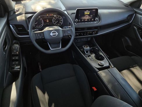 Used 2025 Nissan Rogue S image 15