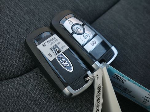 New 2025 Ford Maverick XLT w/ XLT Luxury Package image 34