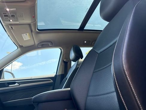 Used 2021 Volkswagen Atlas SE AWD/4WD image 2