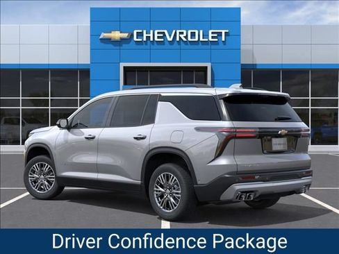 New 2027 Chevrolet Traverse LT FWD image 3