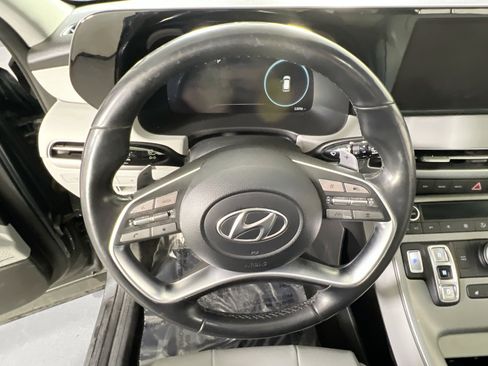 Used 2023 Hyundai Palisade SEL w/ Premium Package image 11