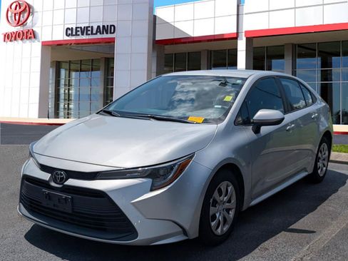 Used 2024 Toyota Corolla LE FWD image 4