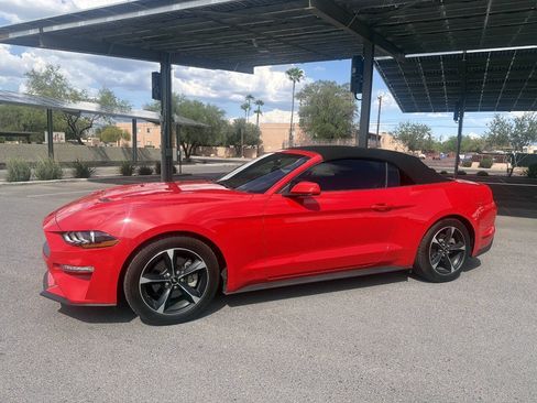 Used 2020 Ford Mustang Convertible RWD image 4