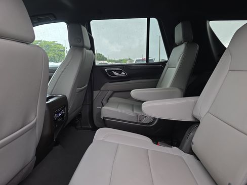 Used 2024 Chevrolet Tahoe LT RWD image 15