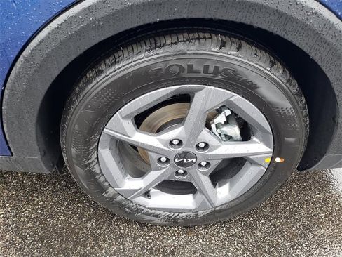 New 2025 Kia K4 LXS image 12