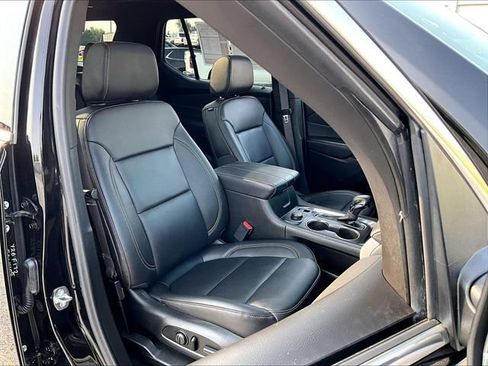 Used 2023 Chevrolet Traverse LT w/ LT Premium Package AWD/4WD image 11