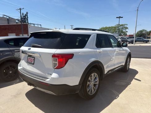 Used 2020 Ford Explorer XLT w/ Equipment Group 202A AWD/4WD image 11