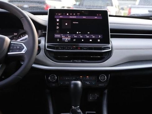 Used 2025 Jeep Compass Limited AWD/4WD image 26
