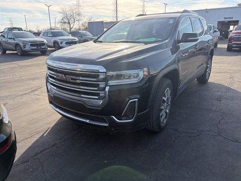 Used 2023 GMC Acadia SLT image 3