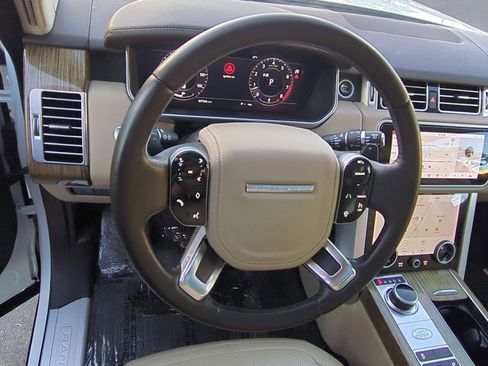 Used 2020 Land Rover Range Rover HSE image 10