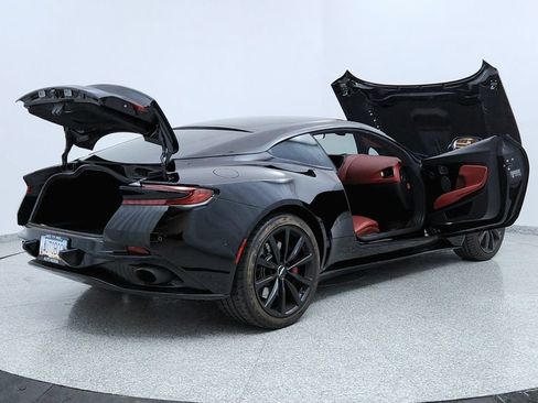 Used 2018 Aston Martin DB11 Coupe RWD image 11