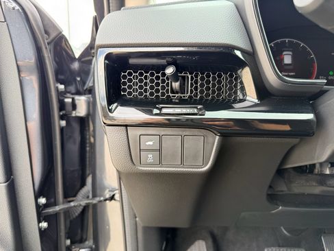 Used 2025 Honda CR-V EX-L image 15