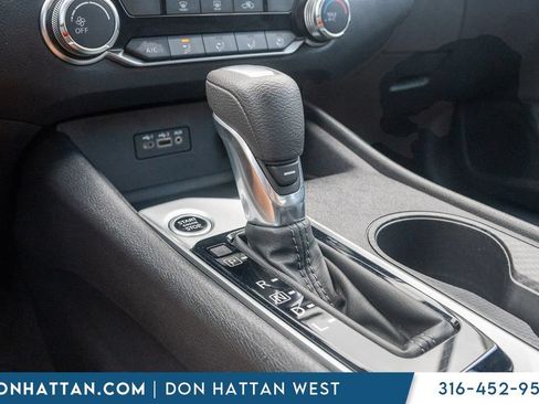 Used 2025 Nissan Altima 2.5 SV FWD image 12