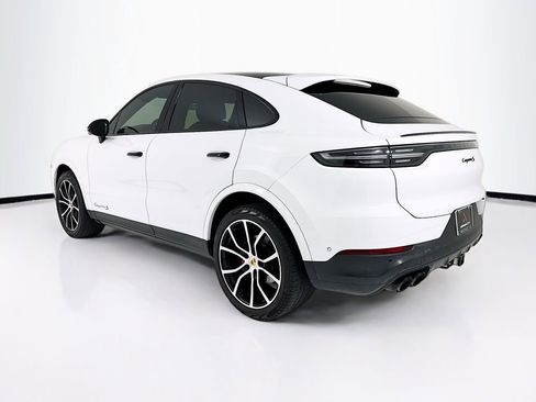 Certified 2022 Porsche Cayenne S image 3