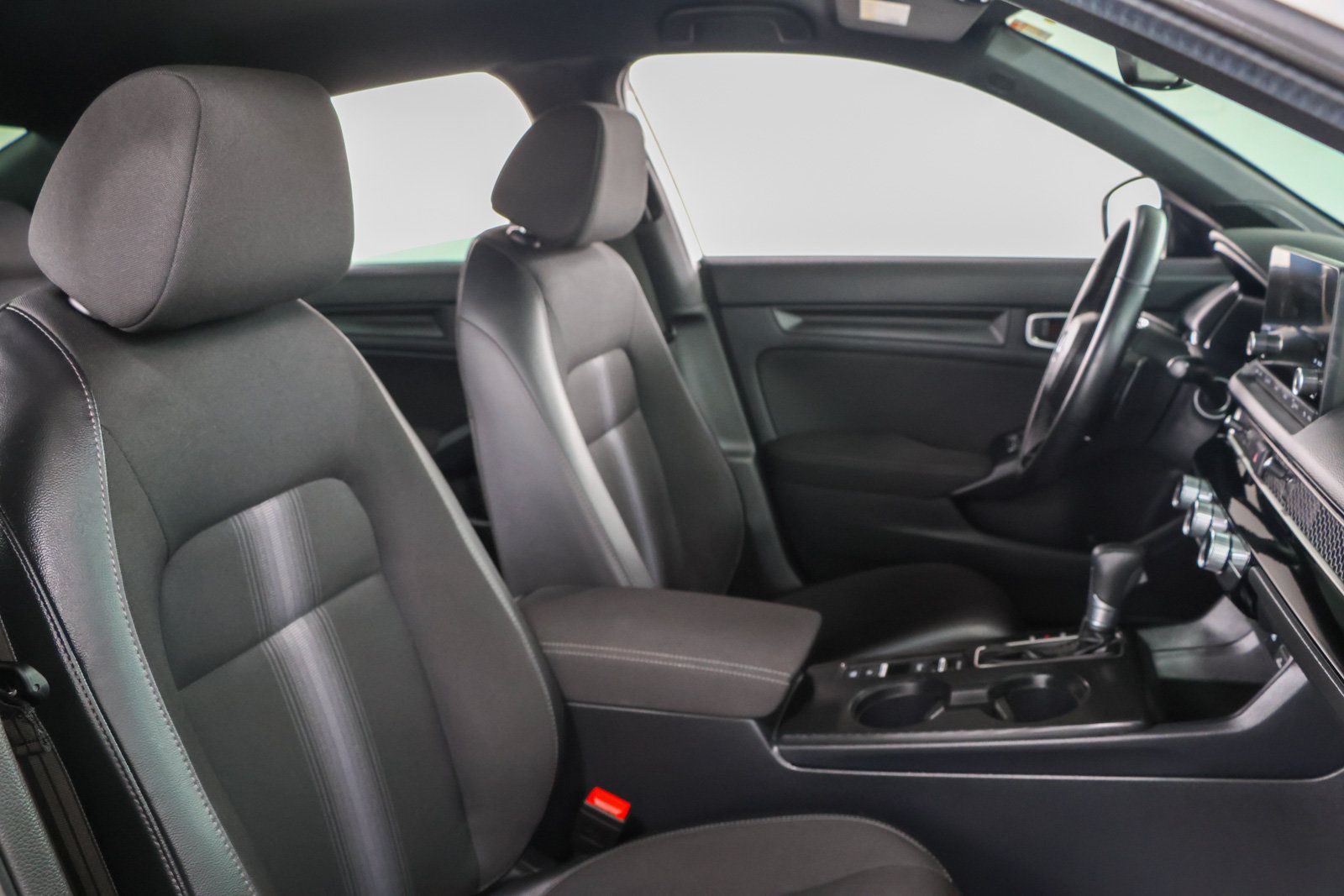 Used 2025 Honda Civic Sport image 26