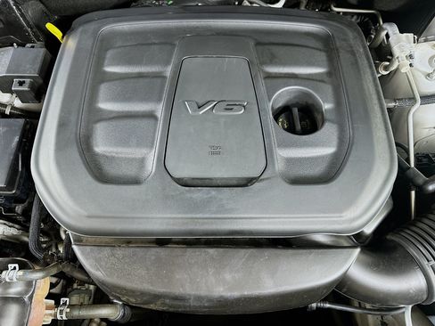 Used 2020 Jeep Grand Cherokee Overland RWD image 34