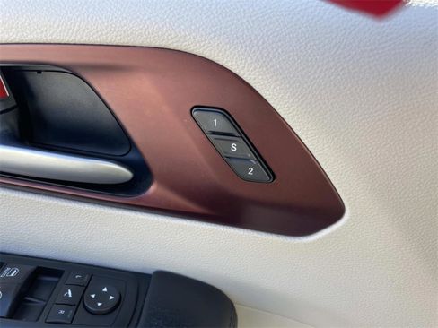 Used 2017 Chrysler Pacifica Limited w/ UConnect Theater Package image 17