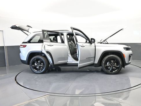 New 2026 Jeep Grand Cherokee Limited w/ Limited Altitude Package RWD image 67