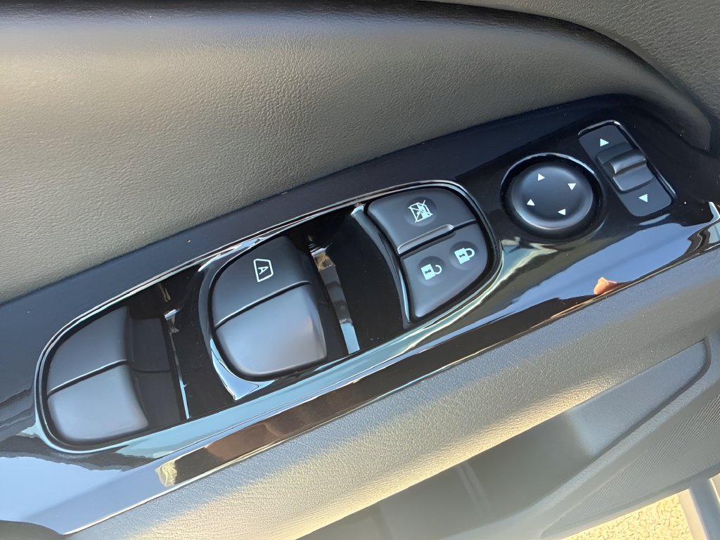 Used 2023 Nissan Altima 2.5 SV FWD image 26
