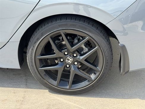 Used 2025 Honda Civic Sport image 9