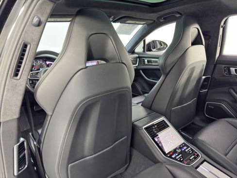 Used 2020 Porsche Panamera GTS w/ Premium Package Plus image 39