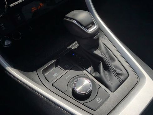 Used 2024 Toyota RAV4 XSE AWD/4WD image 27