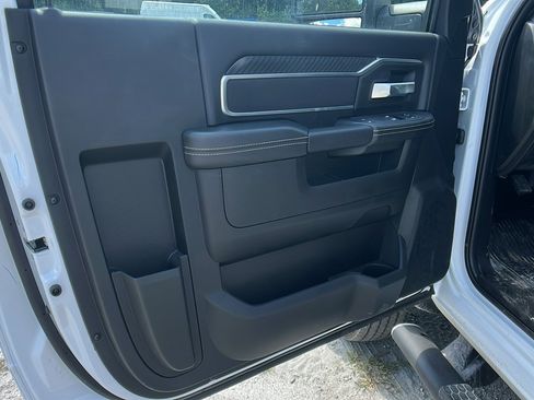 New 2025 RAM 5500 4x4 Regular Cab image 14