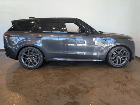 New 2025 Land Rover Range Rover Sport Dynamic SE image 6