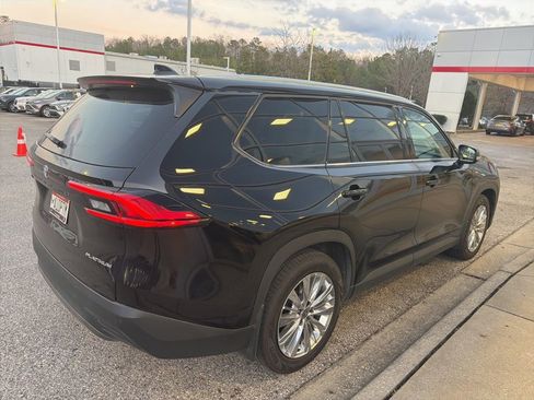 Used 2024 Toyota Grand Highlander Platinum image 3