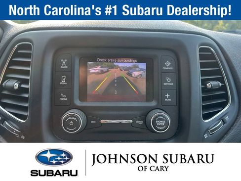 Used 2018 Jeep Compass Latitude FWD image 11