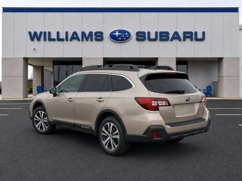 Used 2018 Subaru Outback 2.5i Limited AWD/4WD image 3