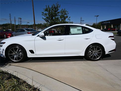 New 2026 Genesis G70 2.5T Prestige image 9