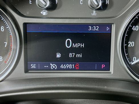 Used 2020 Buick Enclave Essence w/ LPO, Luxury Package image 18