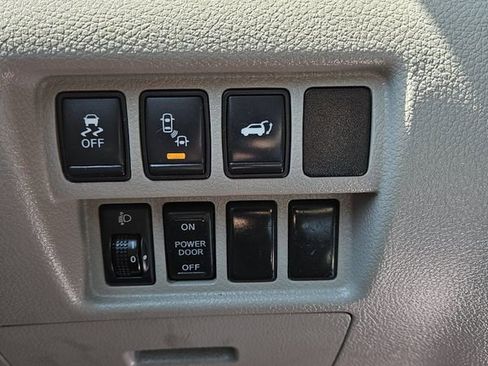 Used 2012 Nissan Quest LE w/ Tow Pkg FWD image 23