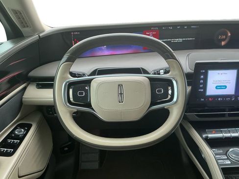 Certified 2024 Lincoln Nautilus Premier image 18