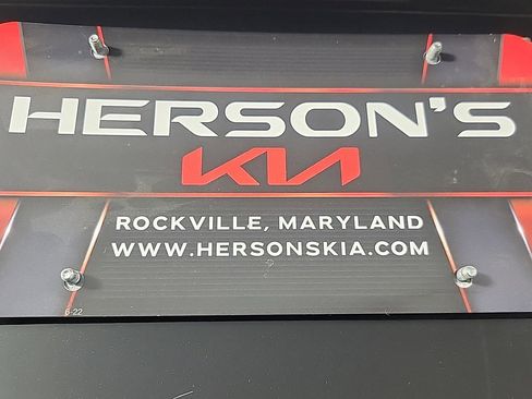 Used 2021 Volvo XC90 T6 Momentum w/ Climate Package image 6