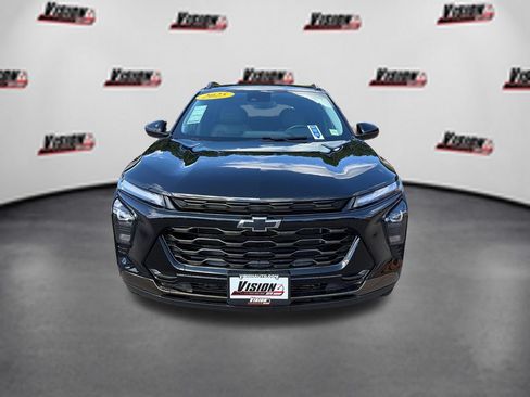 Used 2025 Chevrolet Trax ACTIV w/ Driver Confidence Package FWD image 2