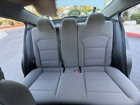 Used 2019 Hyundai Elantra SE image 18