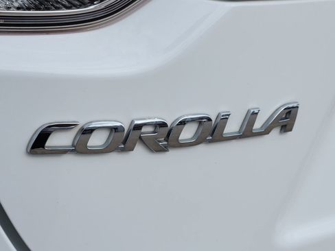 Used 2020 Toyota Corolla LE image 12