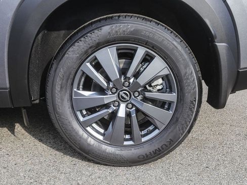 New 2026 Nissan Pathfinder SV image 10