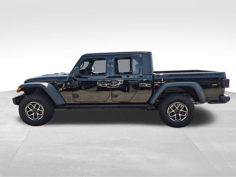 Used 2025 Jeep Gladiator Rubicon w/ Safety Group AWD/4WD image 3