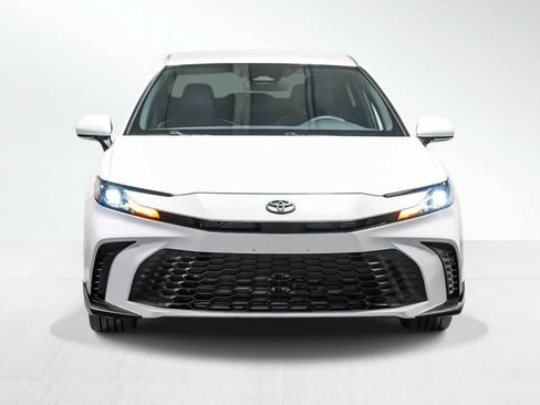 Used 2026 Toyota Camry SE image 7