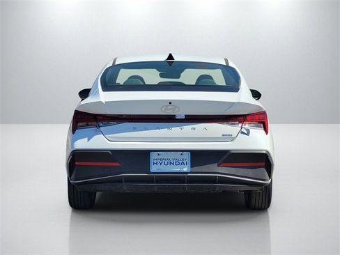 New 2025 Hyundai Elantra Blue image 5