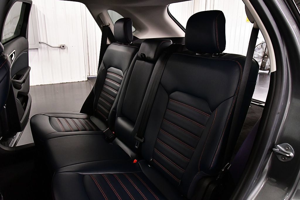Used 2023 Ford Edge SEL w/ Sport Appearance Package AWD/4WD image 29