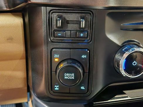 Used 2024 Ford F350 Lariat w/ Lariat Ultimate Package AWD/4WD image 42