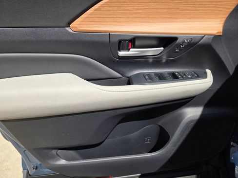 New 2026 Toyota Grand Highlander FWD image 27