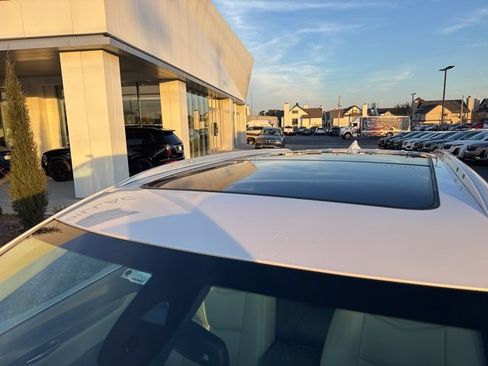 Used 2017 Cadillac XT5 Premium Luxury image 30