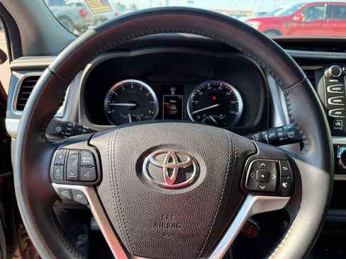 Used 2016 Toyota Highlander Limited AWD/4WD image 18