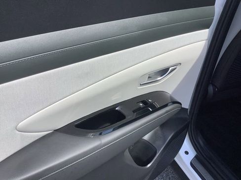 Used 2025 Hyundai Tucson Limited image 18