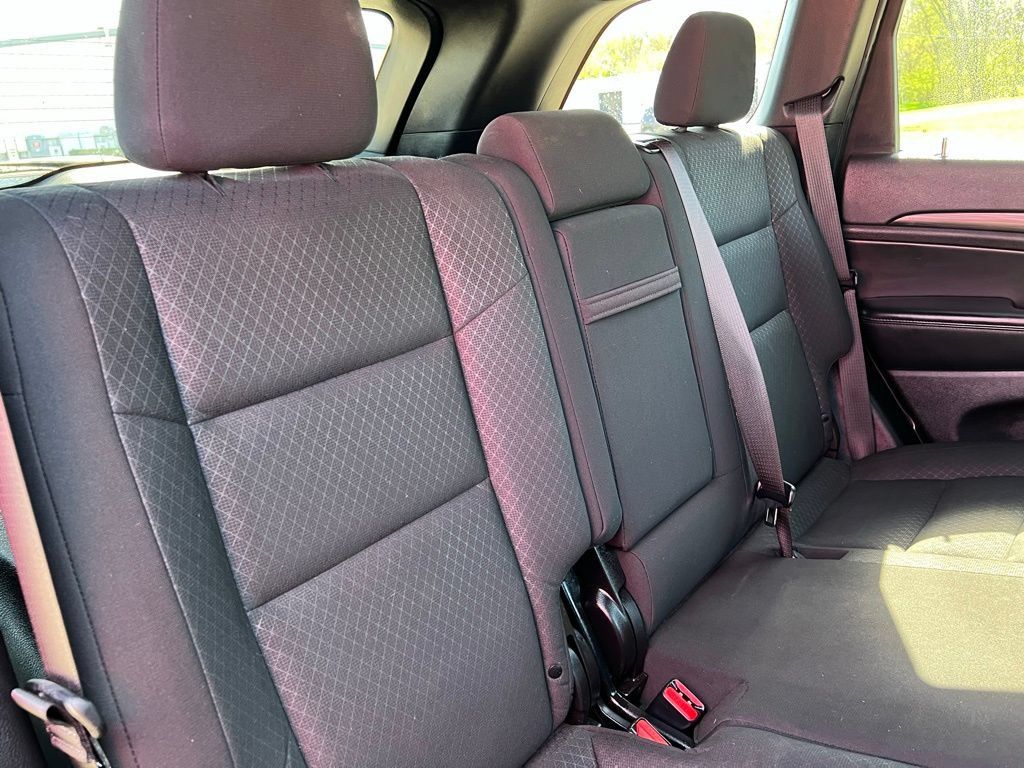 Used 2021 Jeep Grand Cherokee Laredo AWD/4WD image 18